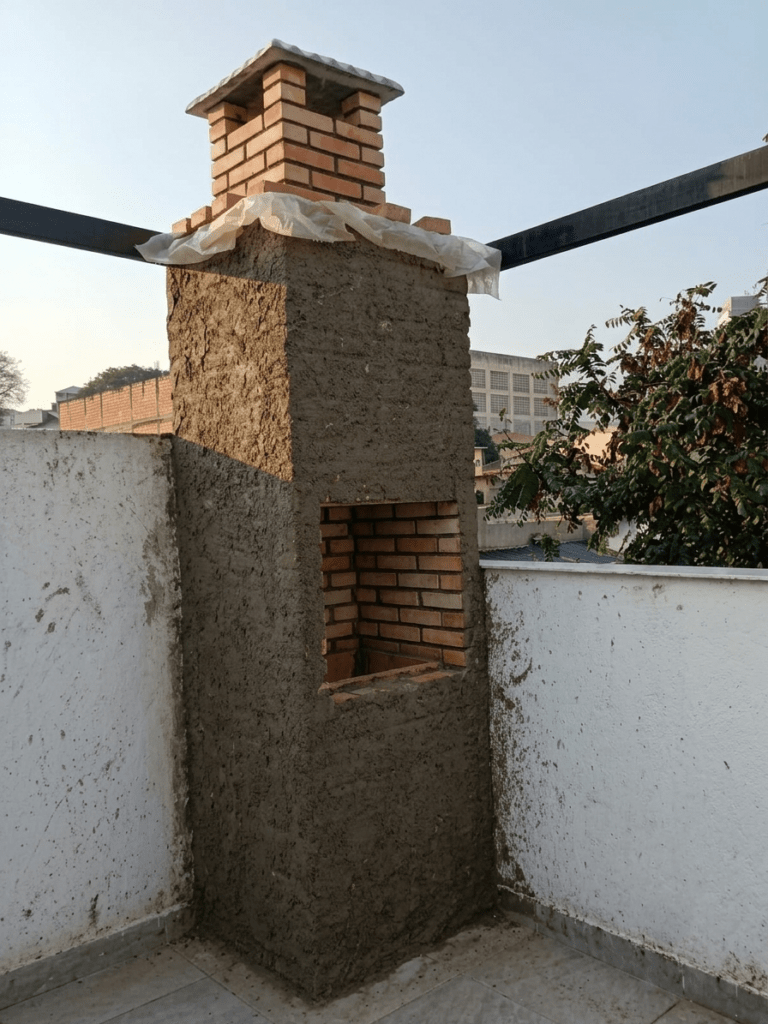 Churrasqueira em caixa 80 70 3,20 com chapisco Vl metalúrgica Santo André